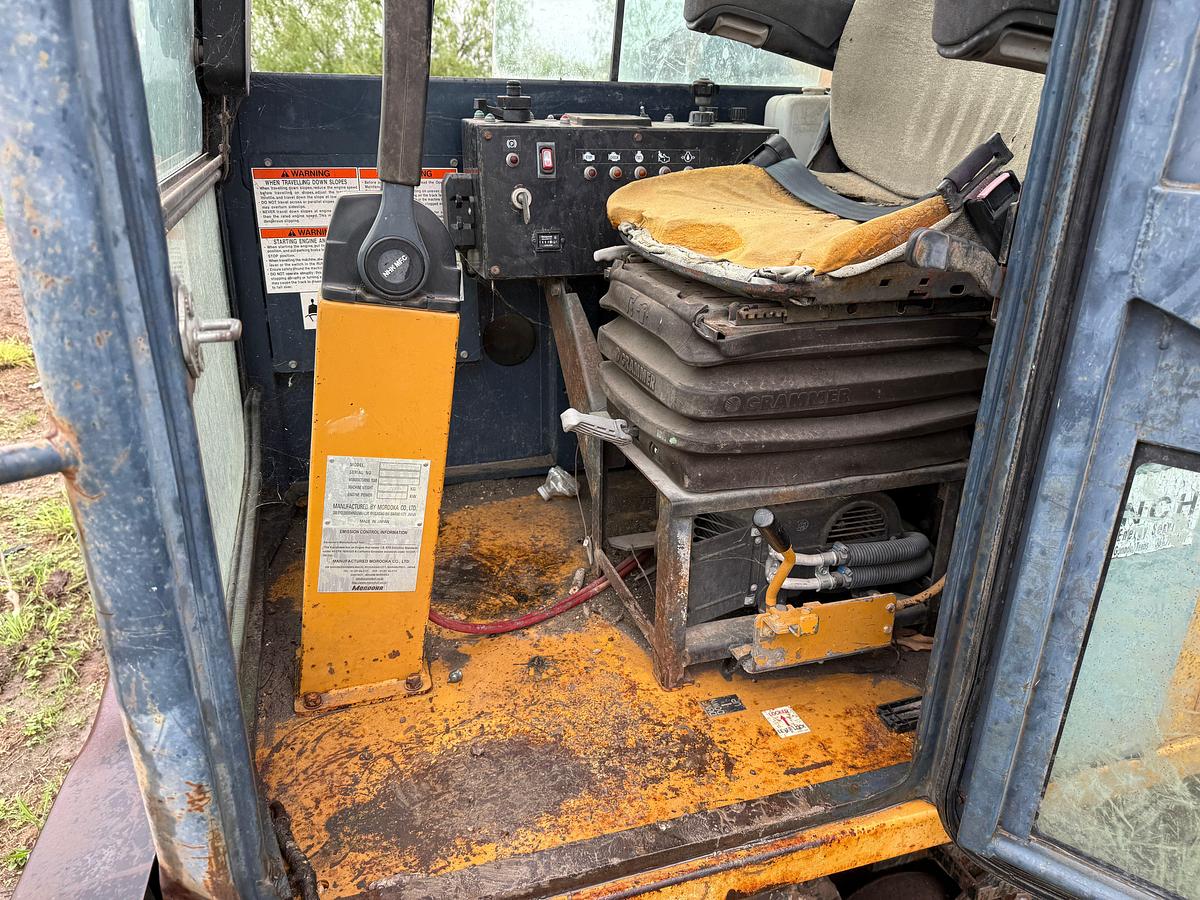 Used 2012 MOROOKA MVT-800VD RUBBER TRACK CRAWLER CARRIER