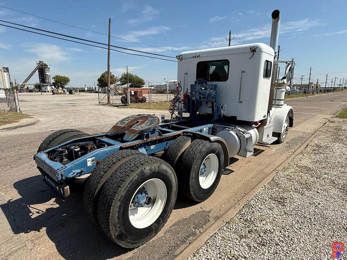 Used 2008 PETERBILT 367 T/A 36” SLEEPER TRUCK