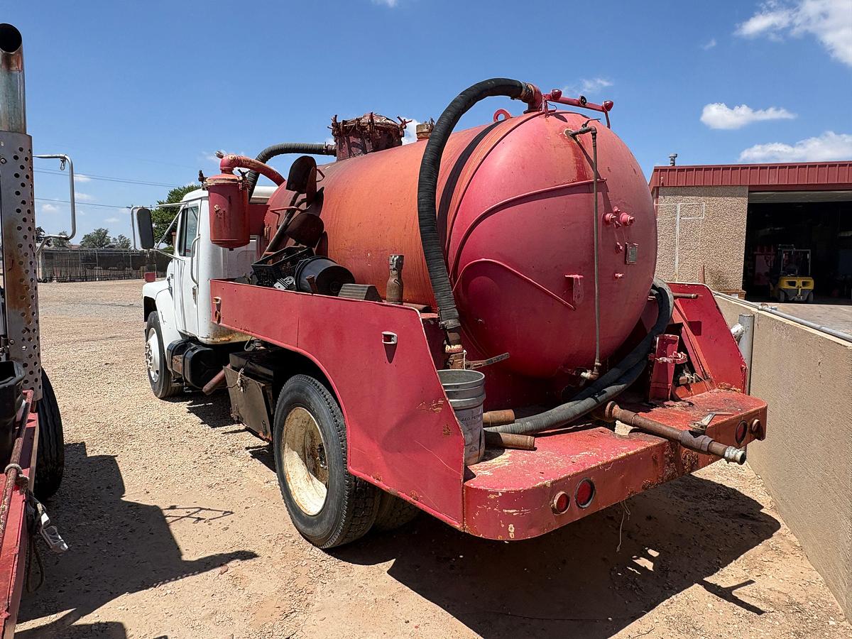 Used 1987 INTERNATIONAL 1954 S/A DAYCAB VACUUM TRUCK