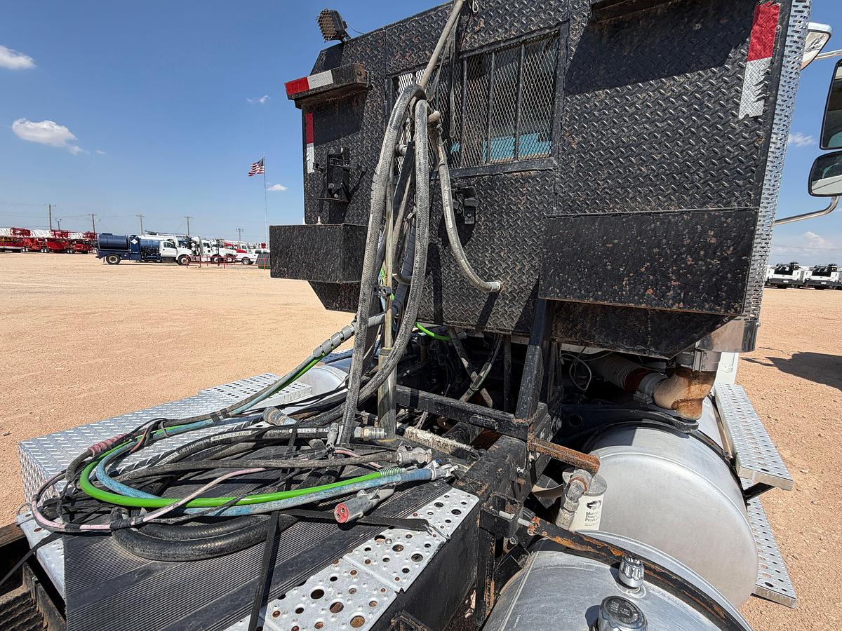 Used 2006 Freightliner Columbia 120 Day Cab Haul Truck