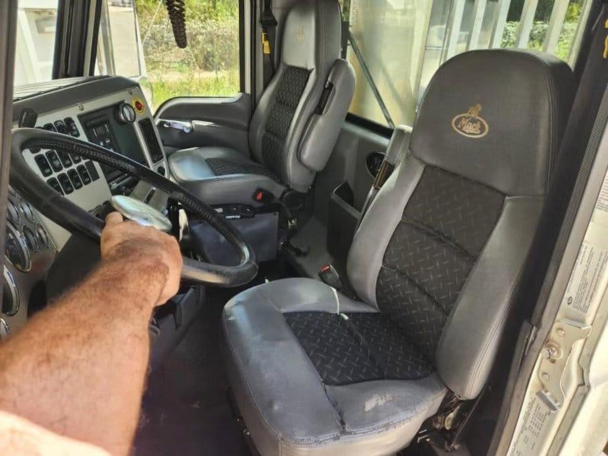Used 2015 MACK GRANITE GU713 T/A DAYCAB HAUL TRUCK