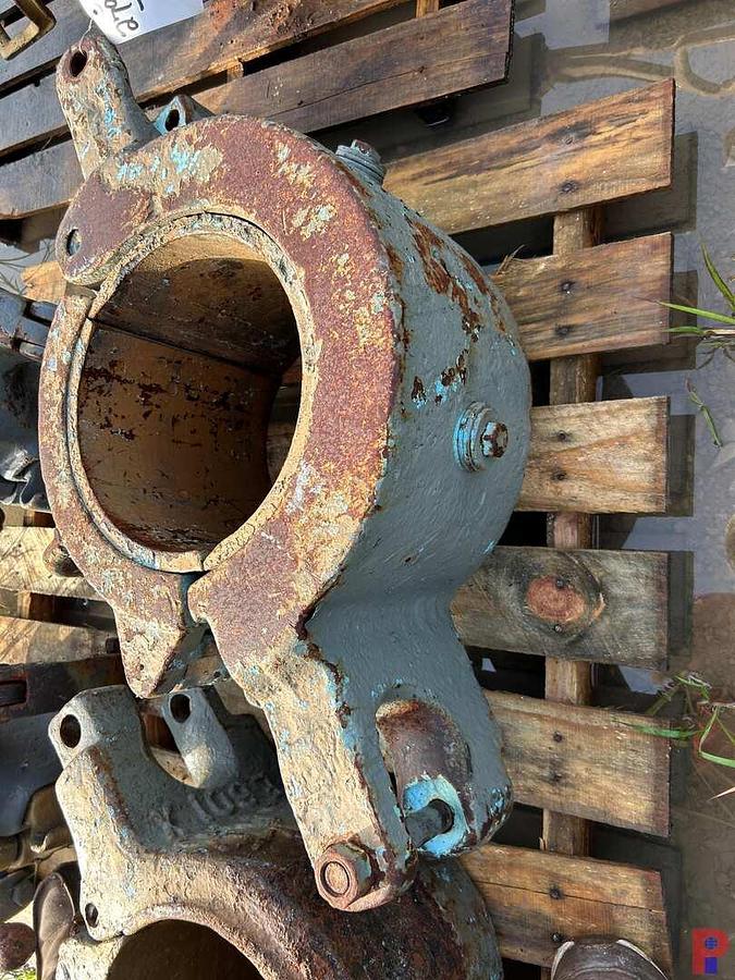 Used 11” SIDE DOOR CASING ELEVATOR W/ 9-5/8” BUSHING