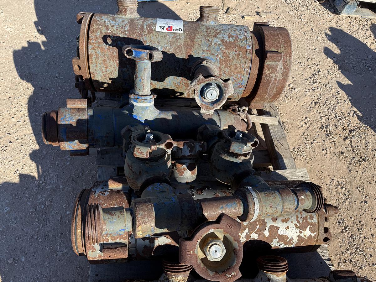 Used (3) MULTI-SIZE SINGLE PLUG CEMENT HEADS