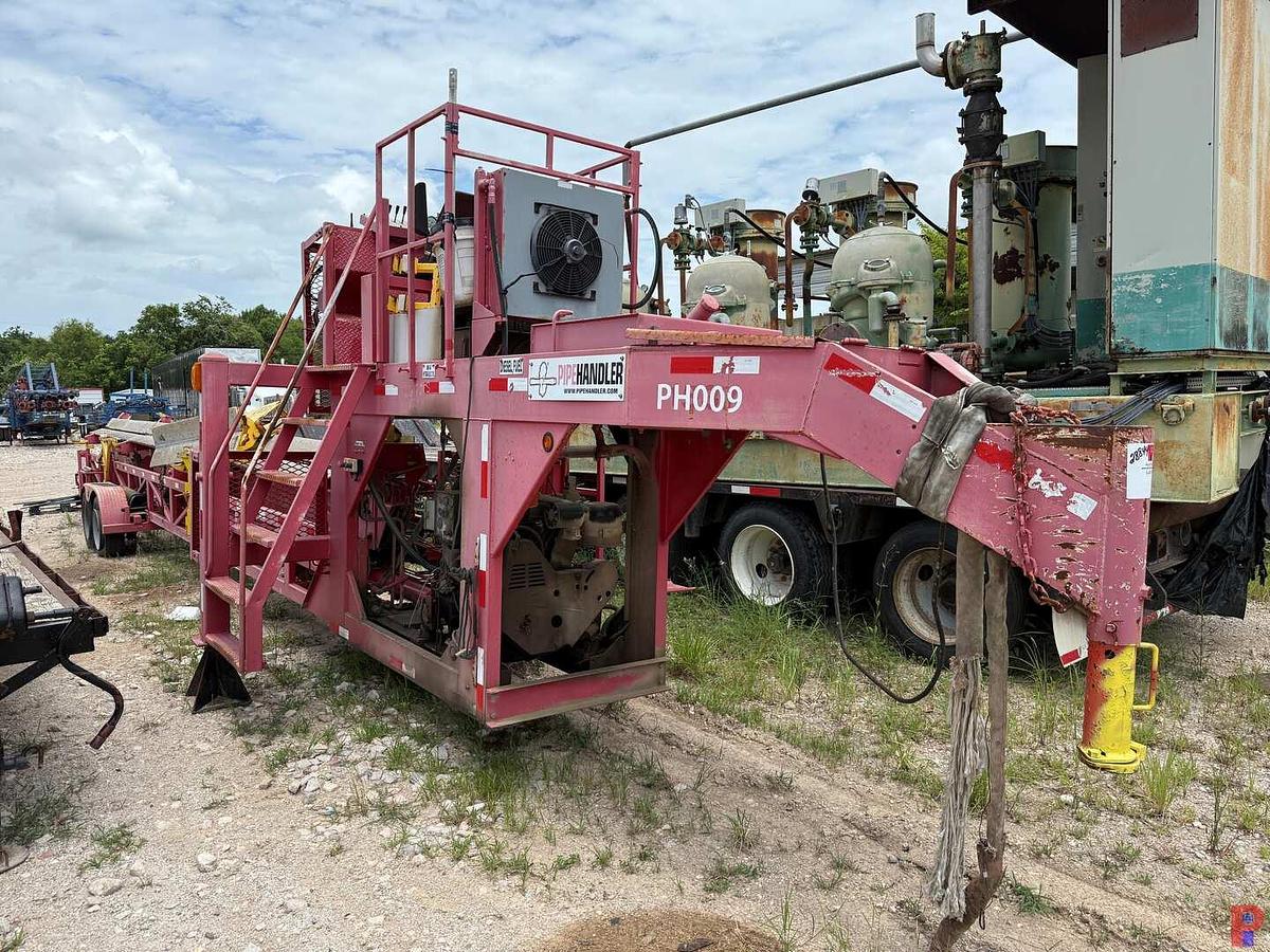 Used 2014 PIPEHANDLER 53’ T/A DIESEL POWERED HYDRAULIC PIPE HANDLER TRAILER
