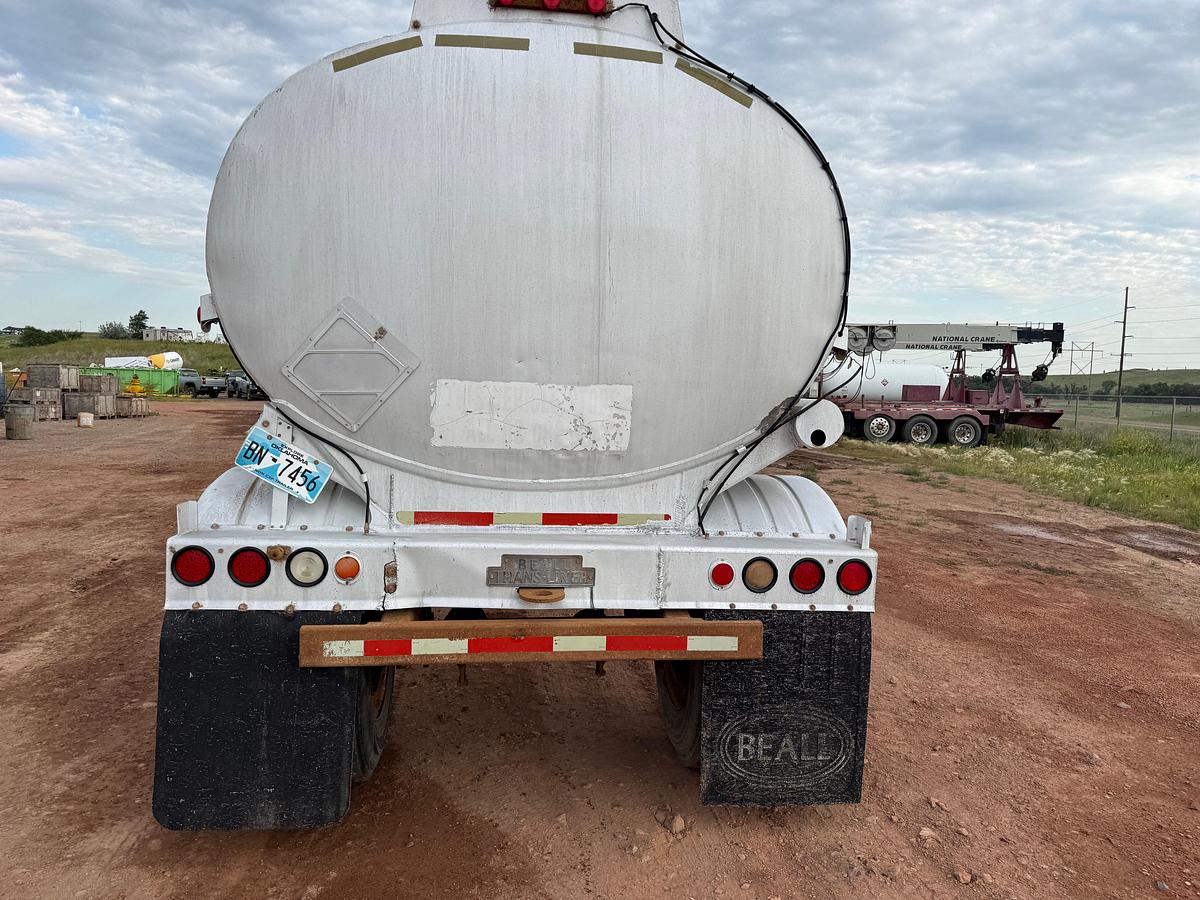 Used 5,250 GALLON ALUMINUM 2-AXLE TANK PUP TRAILER