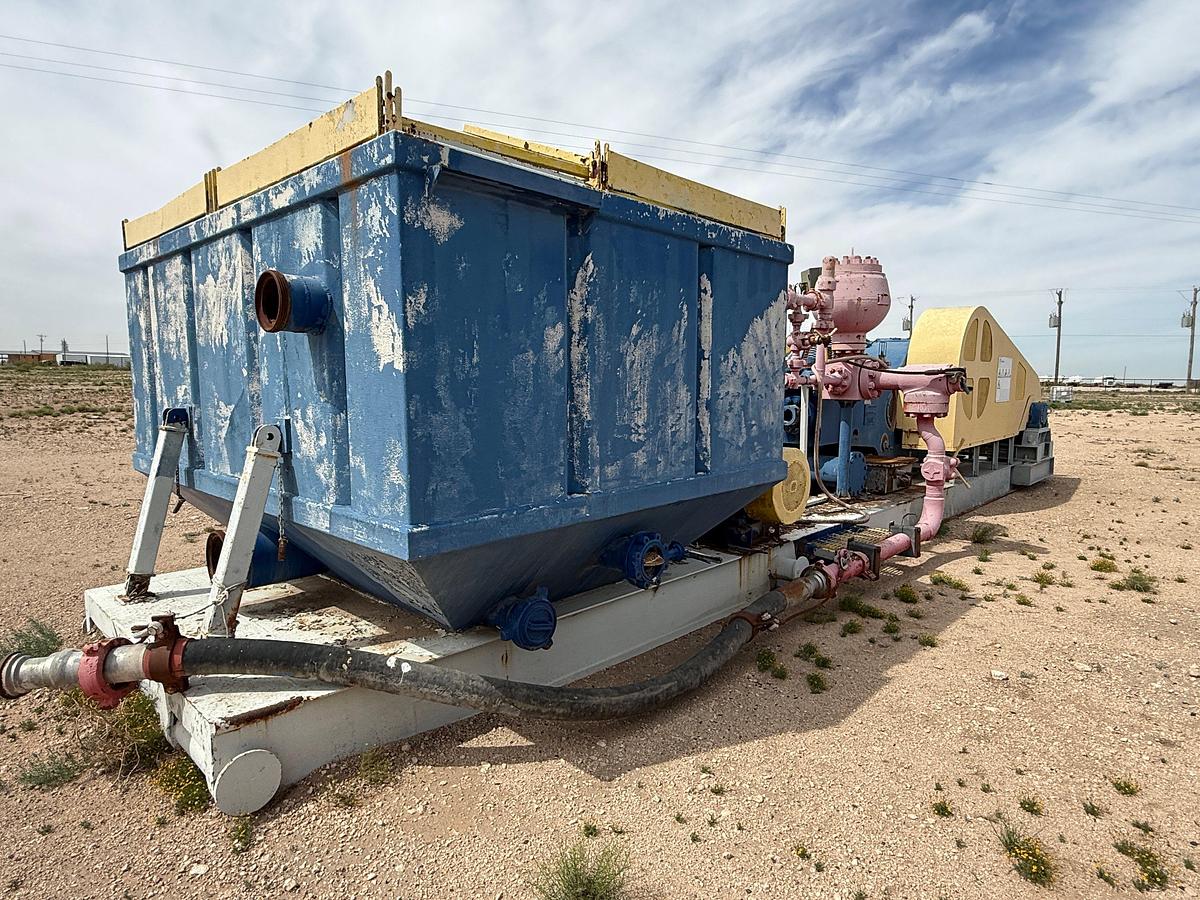 Used CONTINENTAL EMSCO FB-1600 5K WP TRIPLEX MUD PUMP W/ AC ELECTRIC MOTOR &  MIXING TANK SKIDDED