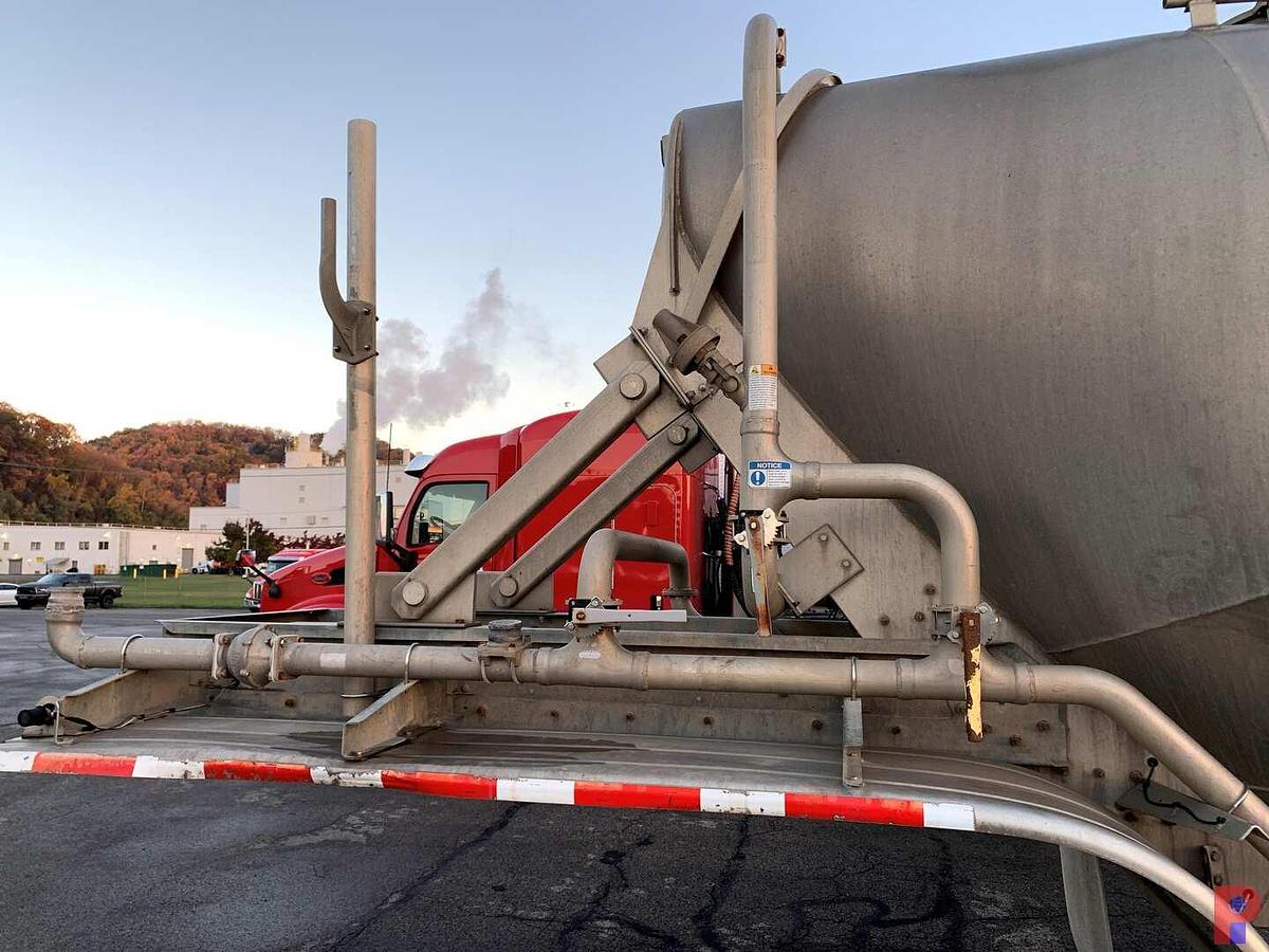 Used 2014 HEIL 1040 CU.FT. T/A DRY BULK PNEUMATIC TRAILER