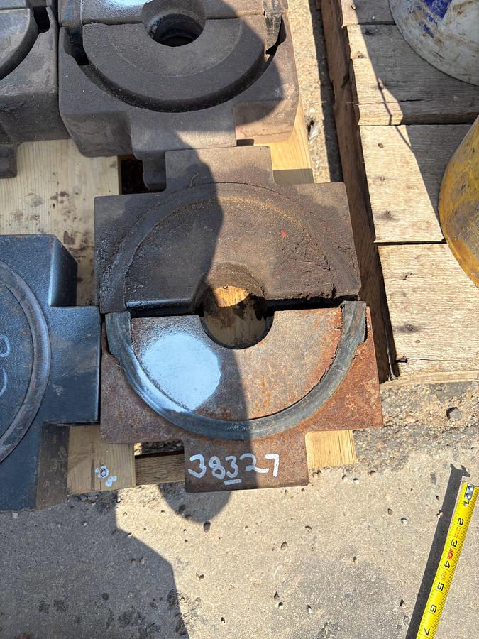 Used Set of (2) 9-1/2”W x 2-3/8” bop pipe rams