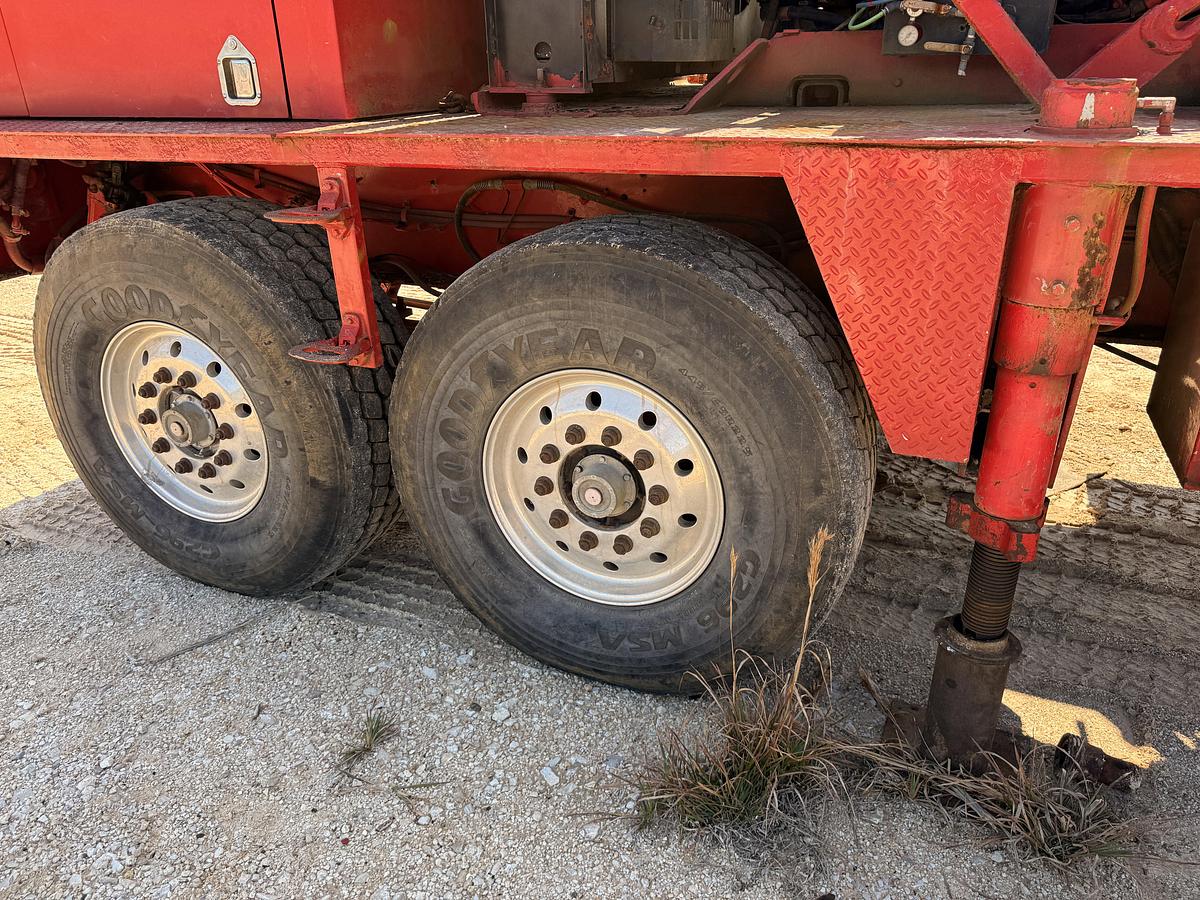 Used 2012 CAMERON C-500 SD 112'-300K LBS 5-AXLE WELL SERVICE RIG