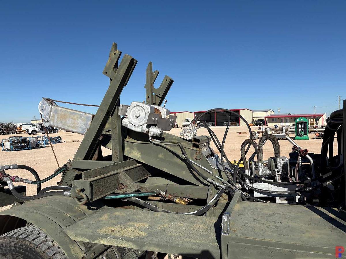 Used 2001 FREIGHTLINER FL70 MOBILE HYDRAULIC POWER PACK TRUCK