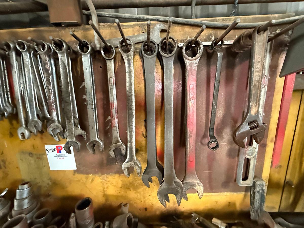 Used WALL SECTION OF WRENCHES, SOCKETS, EXTENSIONS & RELATED