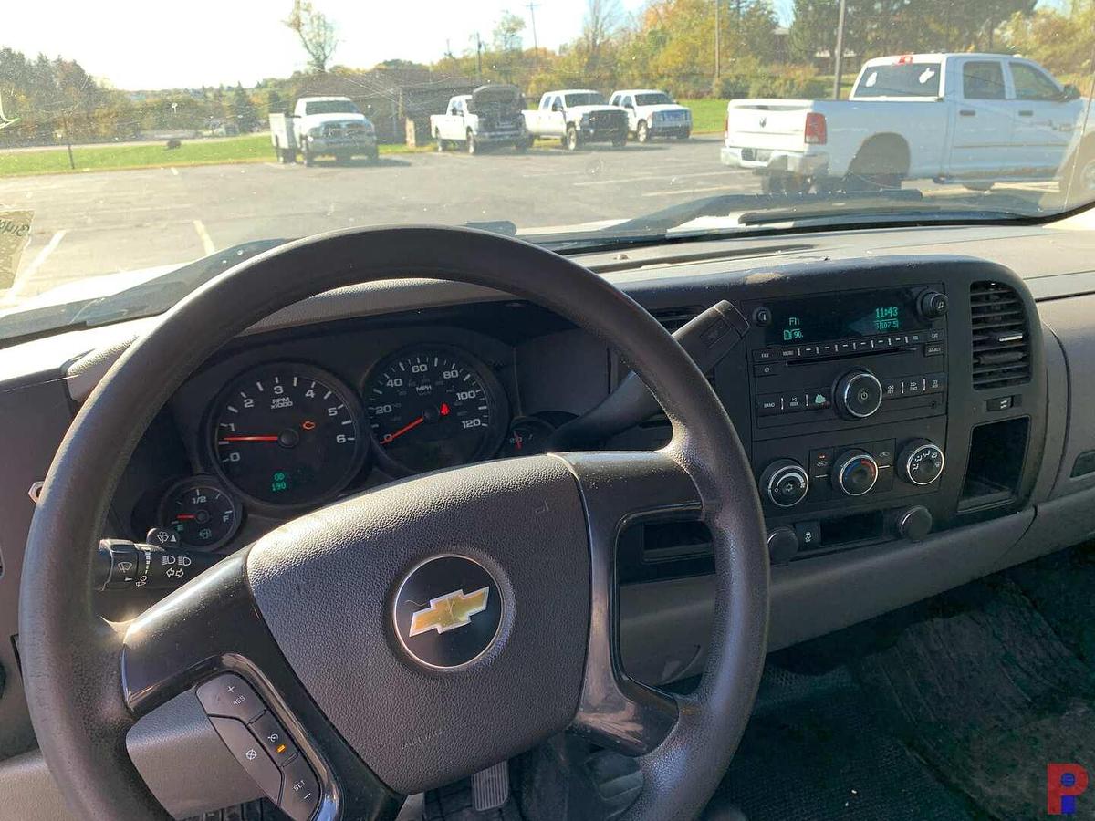 Used 2013 CHEVROLET SILVERADO 1500 4X4 CREW CAB PICKUP