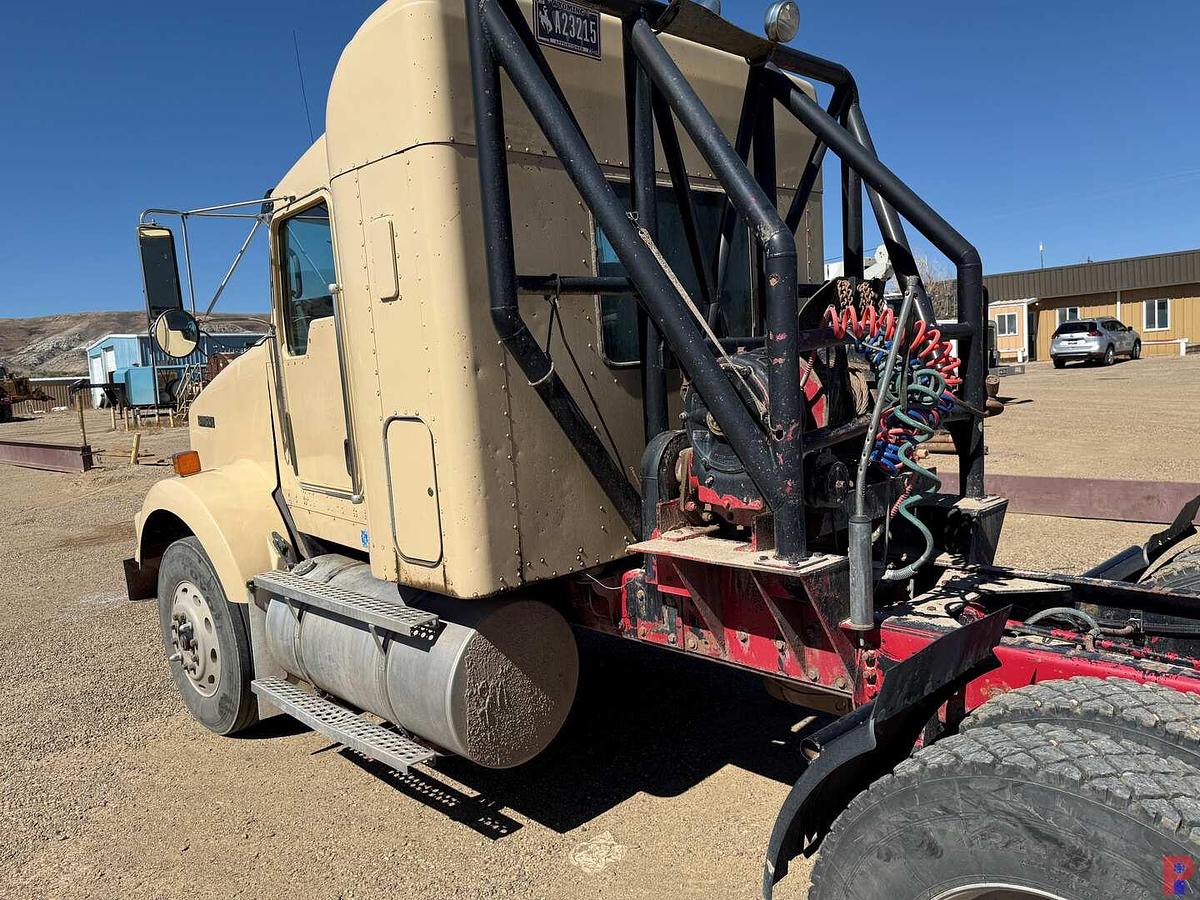 Used 2008 KENWORTH T800 T/A 36” SLEEPER 45K LBS. WINCH TRUCK