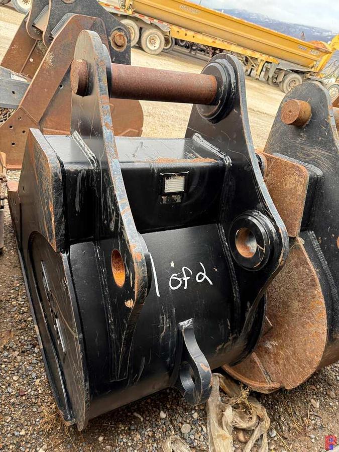 Used 30” HD 4-TOOTH EXCAVATOR BUCKET