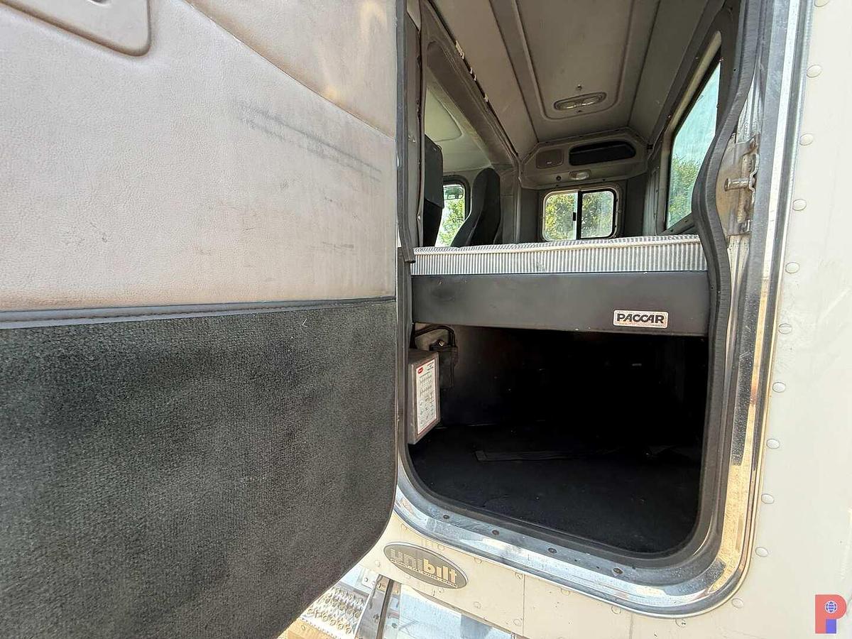 Used 2011 PETERBILT 367 T/A SLEEPER TRUCK