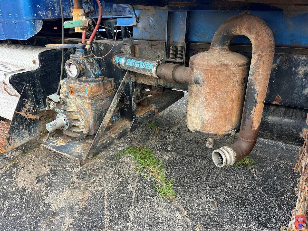 Used 1997 KENWORTH T800 T/A 80 BBL VACUUM TRUCK