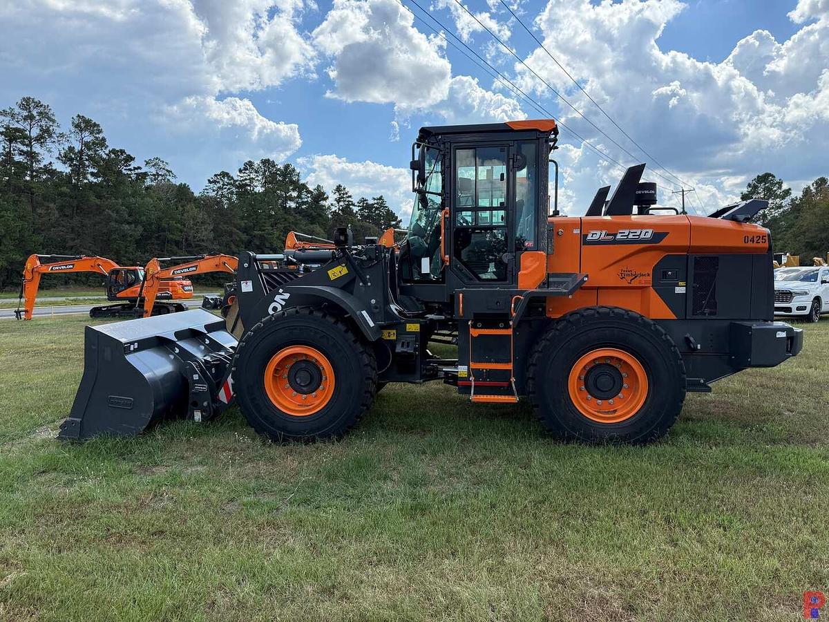 Used 2023 DEVELON DL220-7 WHEEL LOADER**3 YEAR 5000 HOUR FULL WARRANTY, STARTED 9/30/25**