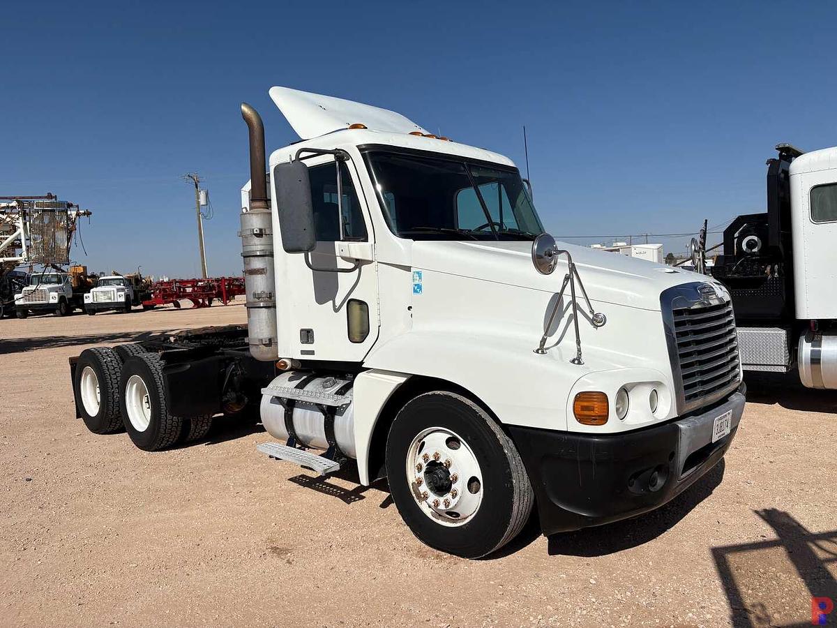 Used FREIGHTLINER CENTURY CLASS T/A DAYCAB HAUL TRUCK