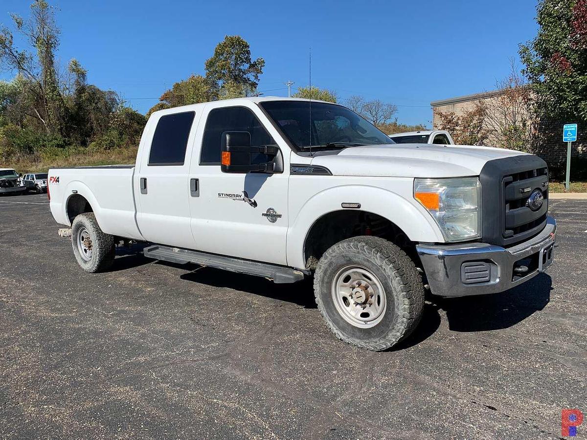 Used 2015 FORD F-250 SUPER DUTY XL CREW CAB 4X4 PICKUP (DIESEL)