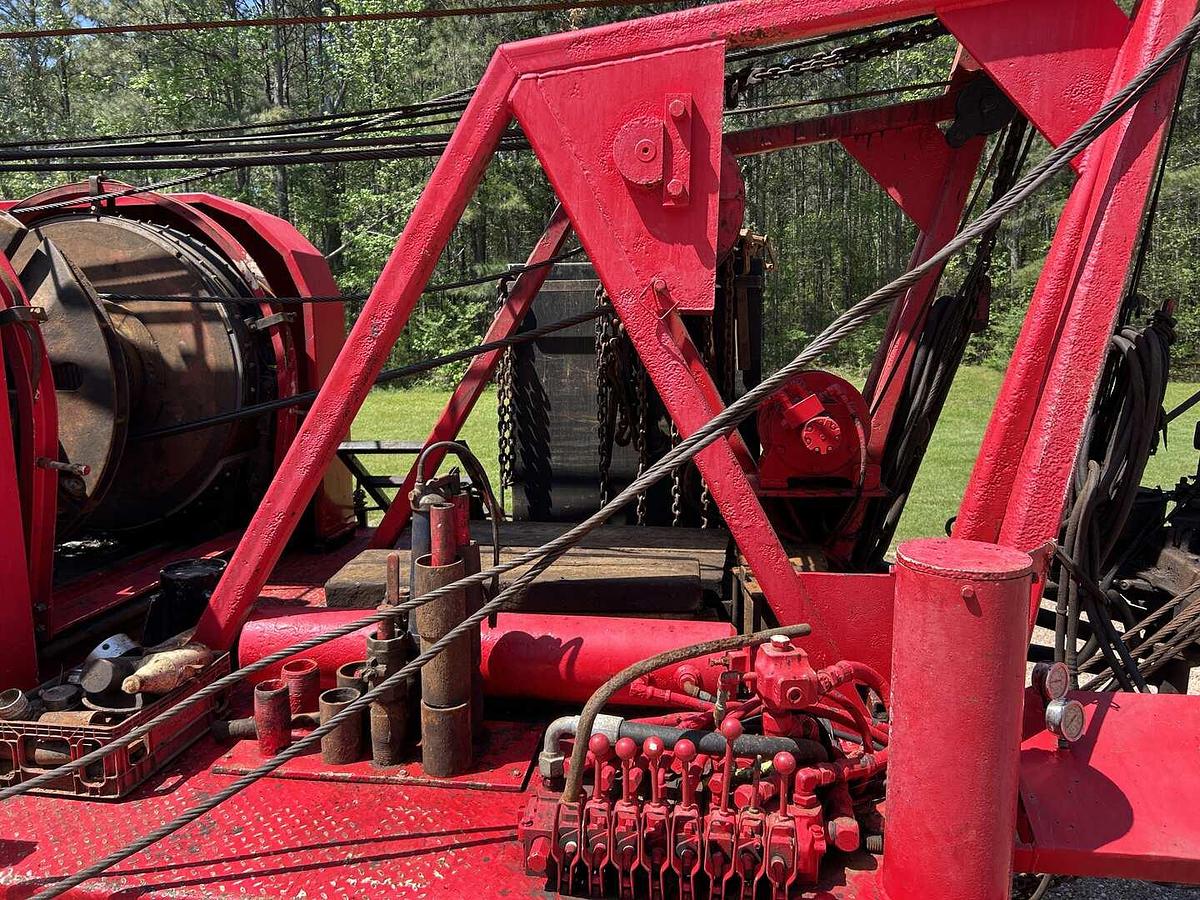 Used FRANKS 658 DD 67'-65,000 13-5/8" X 11" SINGLE POLE WELL SERVICE WORKOVER RIG