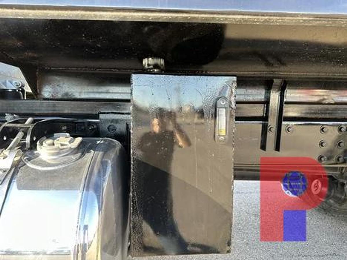 Used 2005 PETERBILT 378 T/A DUMP TRUCK