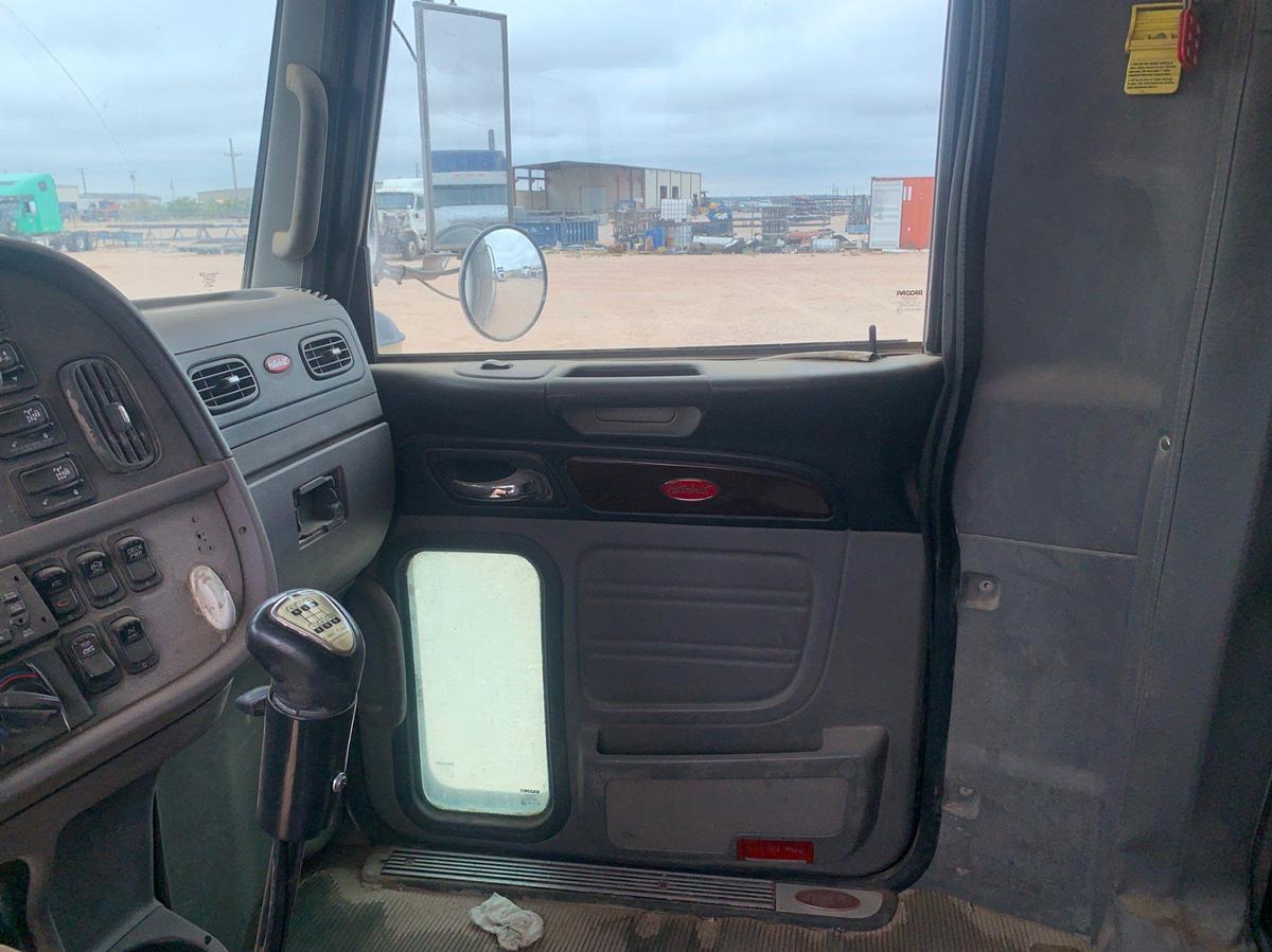 Used 2013 PETERBILT 367 Sleeper Truck