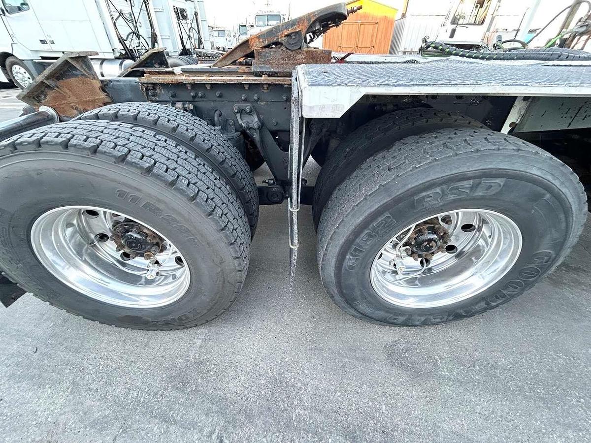 Used 2016 KENWORTH T8OO TRI-AXLE DAY CAB TRUCK TRACTOR