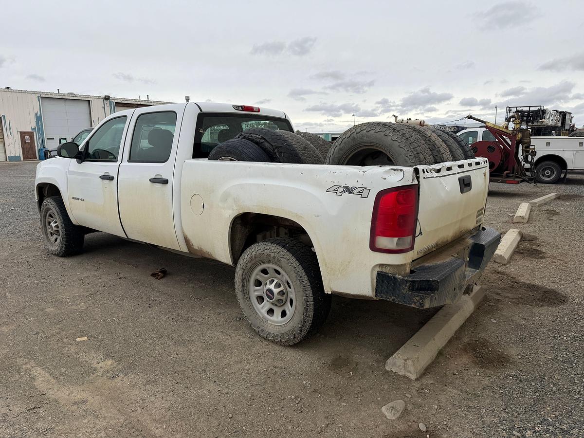 Used 2012 GMC Sierra 3500HD 4x4 Crew Cab pickup (inop)