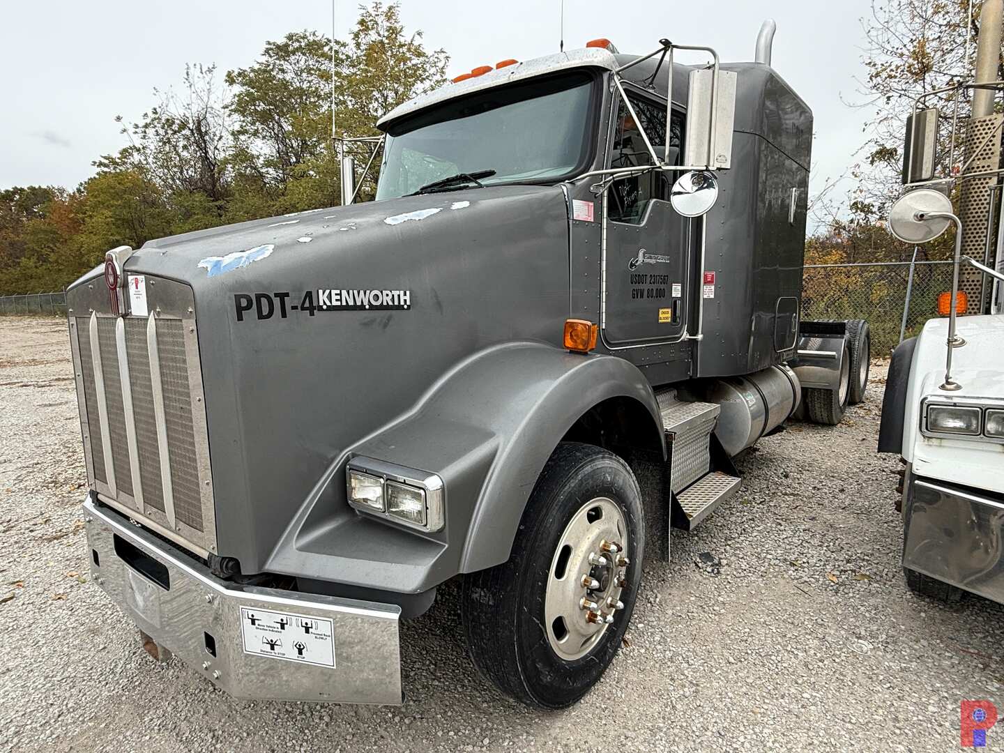 Used 2010 KENWORTH T800 T/A 60” SLEEPER TRUCK