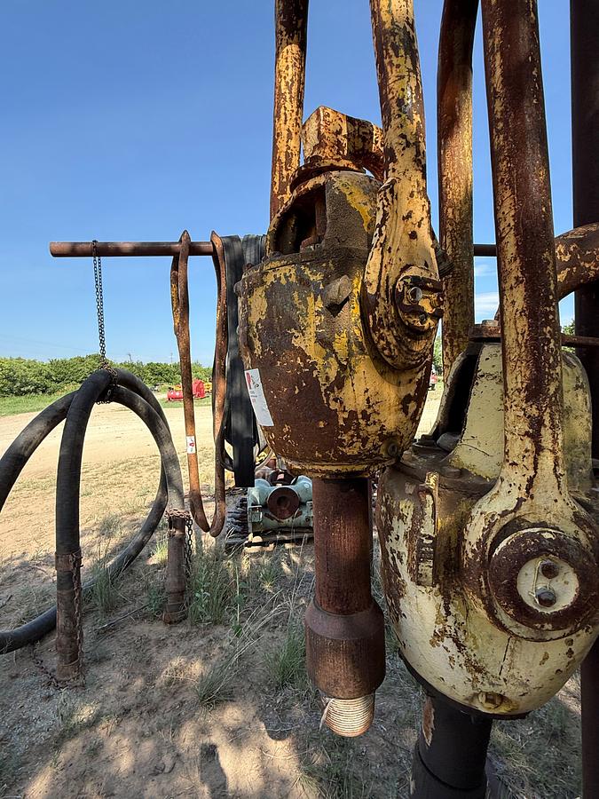 Used OILWELL S4-100-TON ROTARY DRILLING SWIVEL