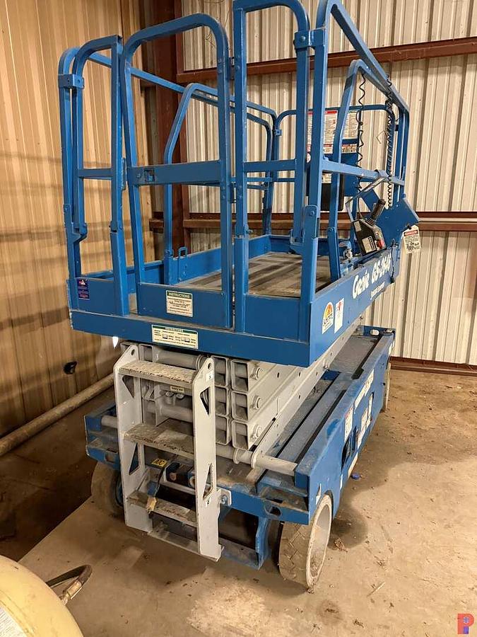 Used 2012 GENIE GS-2646 26’ ELECTRIC SCISSOR LIFT