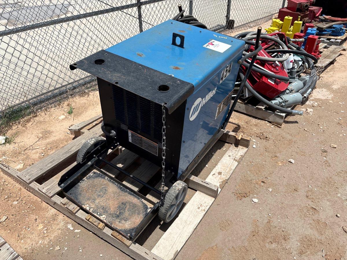 Used Miller deltaweld 302 welding machine