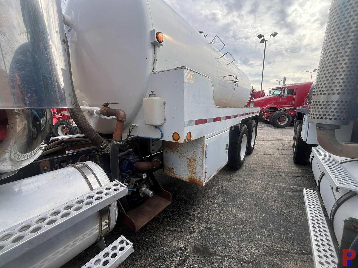 Used 1994 WESTERN STAR 4900 T/A 80 BBL VACUUM TRUCK