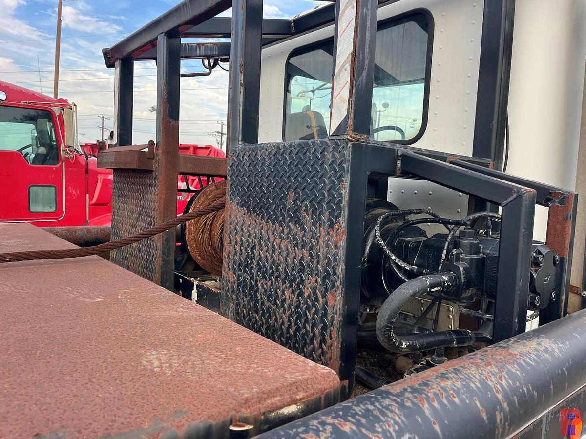 Used 2006 FREIGHTLINER FLD120 SD T/A 60K HYD WINCH BED TRUCK
