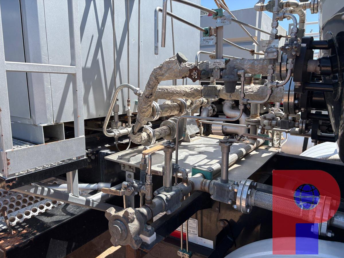 Used 2012 UE  43' T/A 665 HP NITROGEN TRIPLEX PUMP TAILER