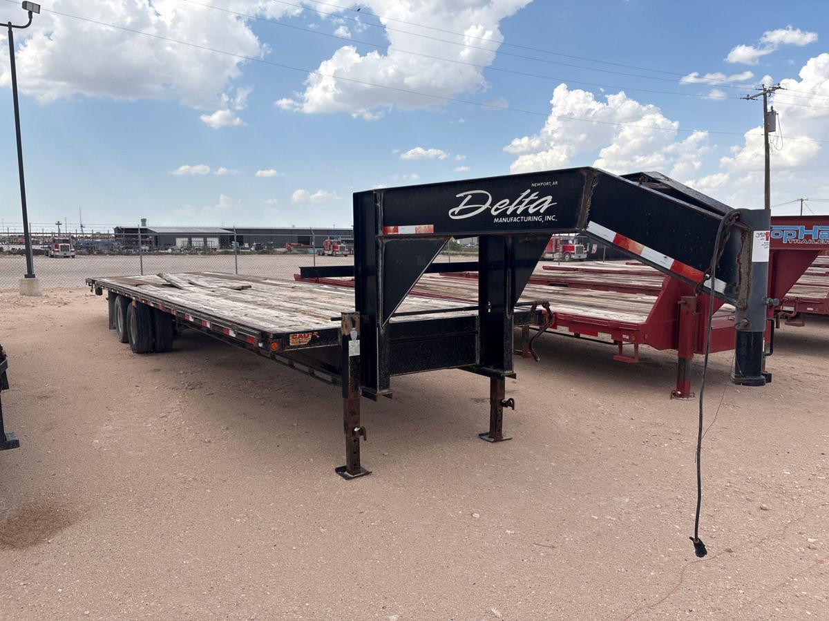 Used 2010 DELTA TRAILERS 34’ X 102” T/A GOOSENECK TRAILER
