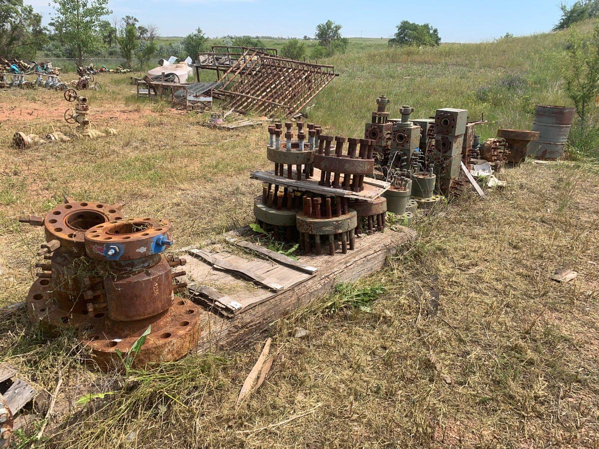 Used Row of 2in and 7-1/16 Fluid Crosses w/ 5k Gate Valves and 7-1/16 DSA’s