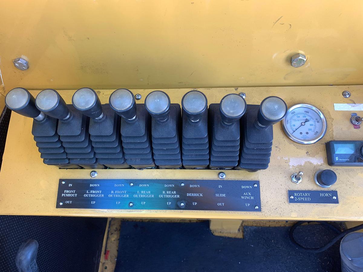 Used SPIRADRILL MHD 80 (REFURBISHED IN 2024) VERTICAL DRILL MTD. ON 2012 KENWORTH T800 TRI AXLE TRUCK