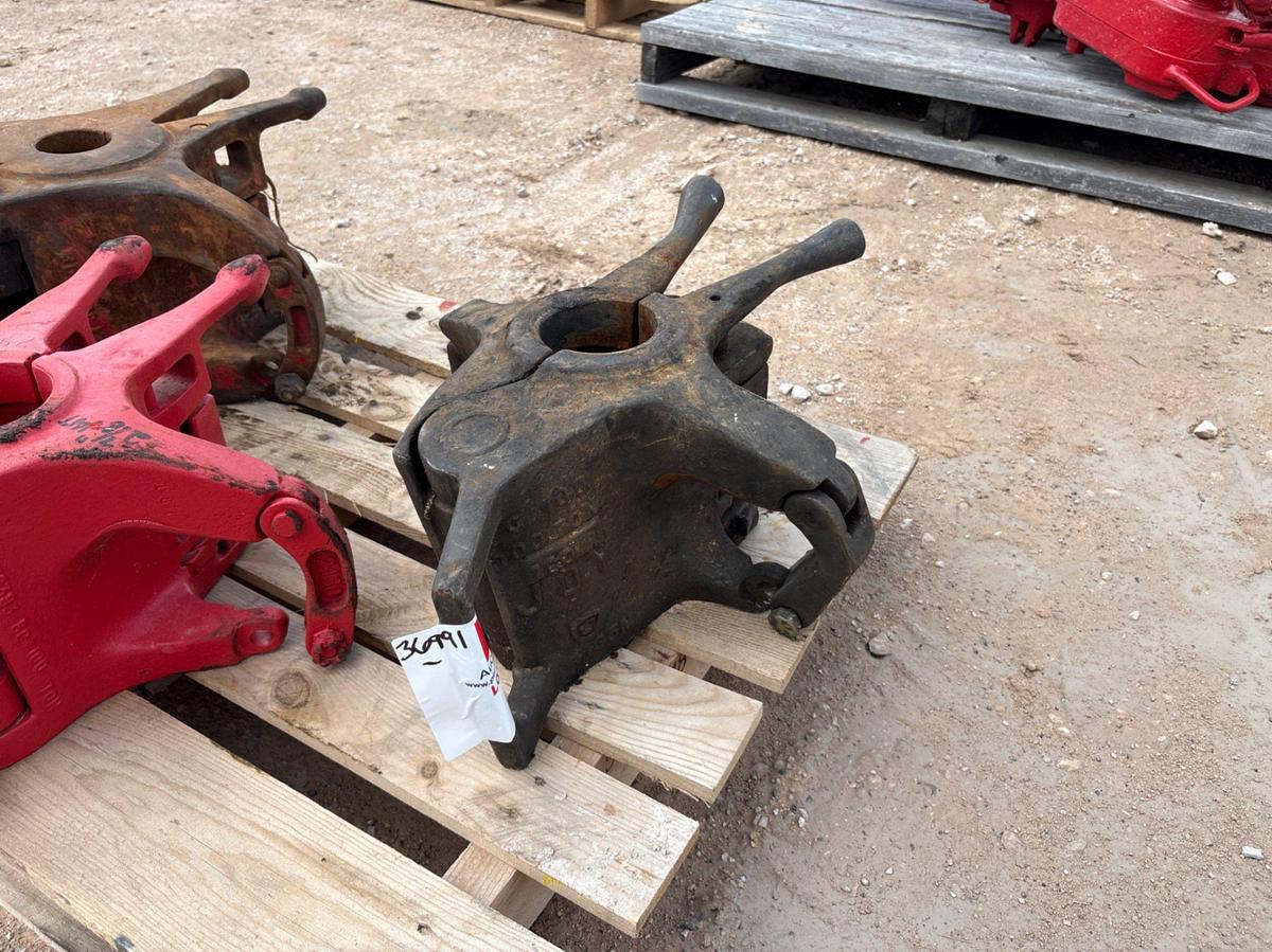 Used WW 2-7/8” 100 ton tubing elevator