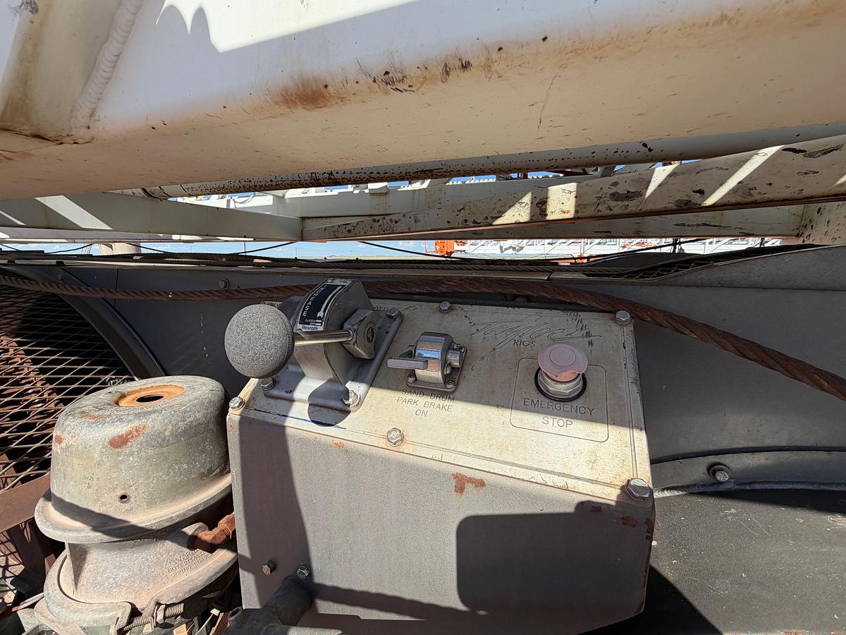 Used 2006 TAYLOR C500 DD 104'-250K 5-AXLE WELL SERVICE WORKOVER RIG