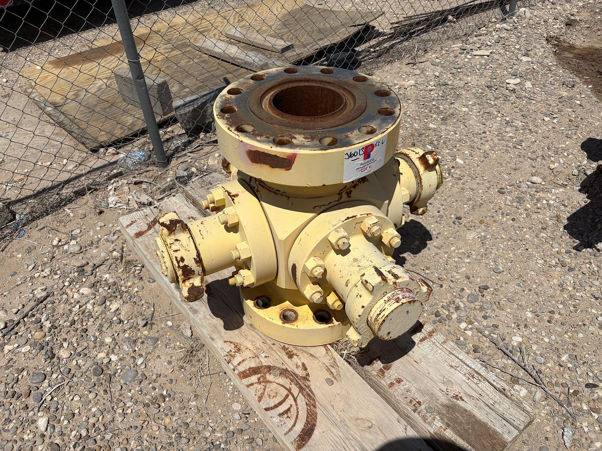 Used (2) 7-1/16” x 4-1/16” 6-way fluid crosses