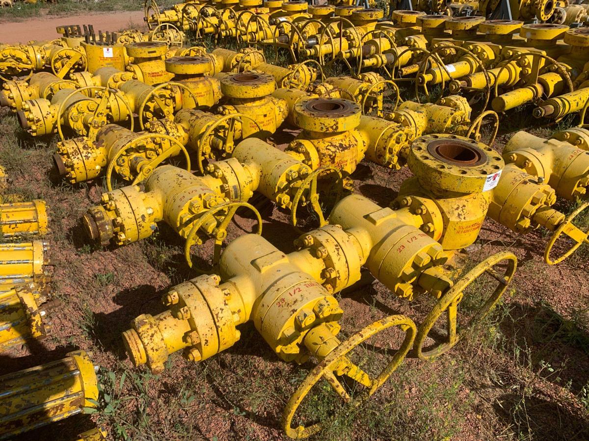 Used (5) 7-1/16 10k Fluid Crosses w/ (20) 4-1/16 10k Manual Plug Valves