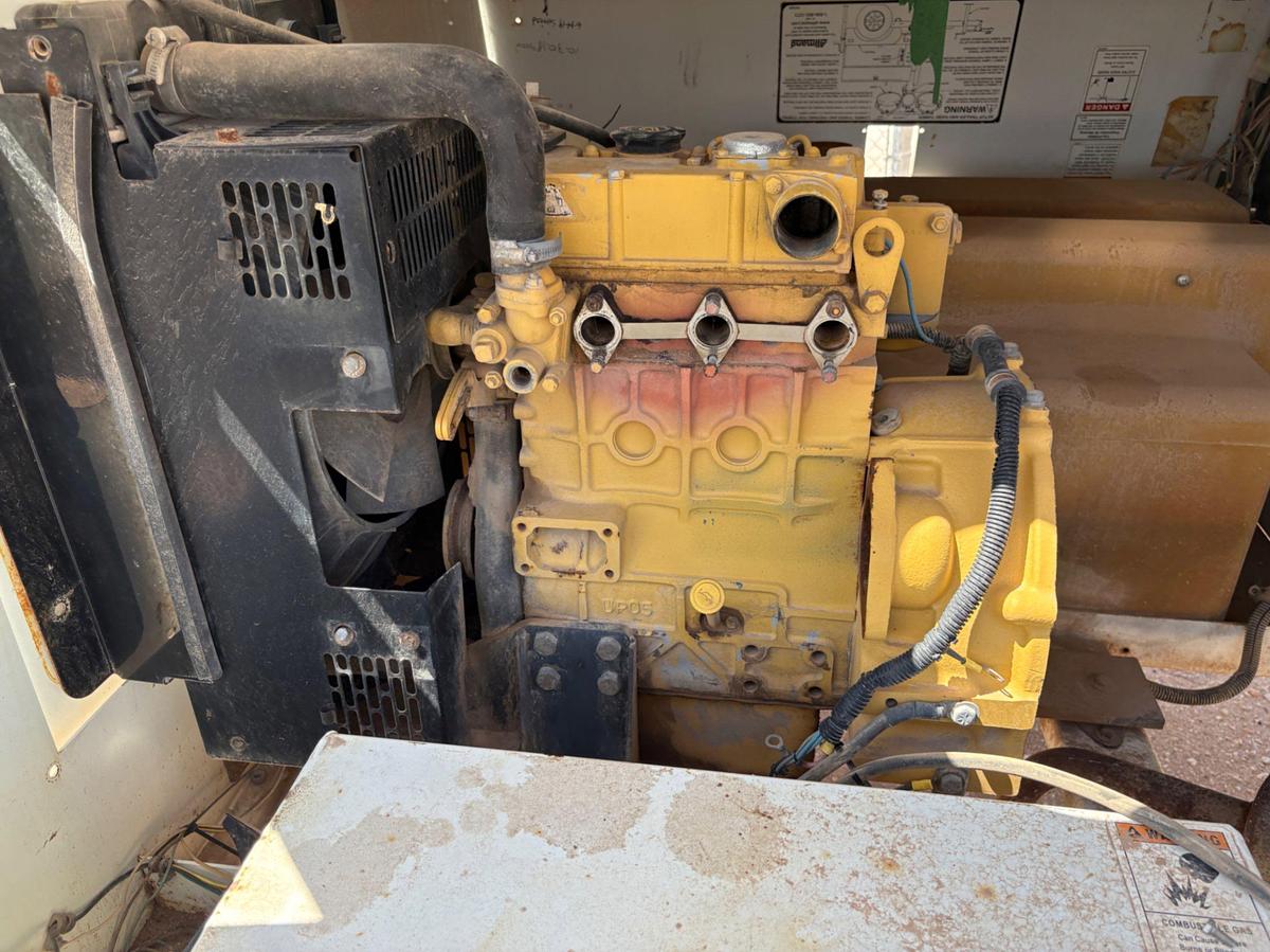 Used ALLMAND MAXI-LITE V SERIES S/A BUMPER PULL LIGHT TOWER, INOP.