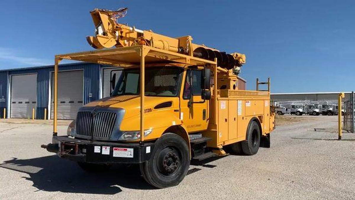 Used 2011 INTERNATIONAL DURASTAR 4300 COMMANDER C4045 DIGGER TRUCK