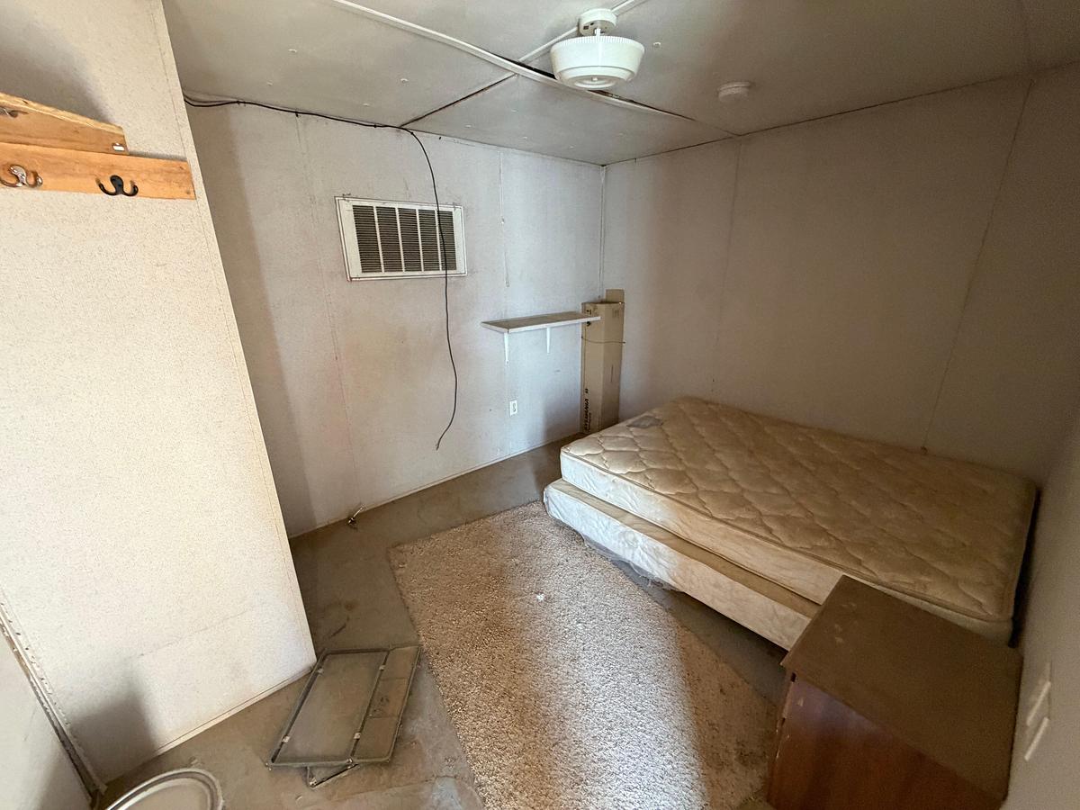 Used 48x12 skidded Pusher House / living quarters