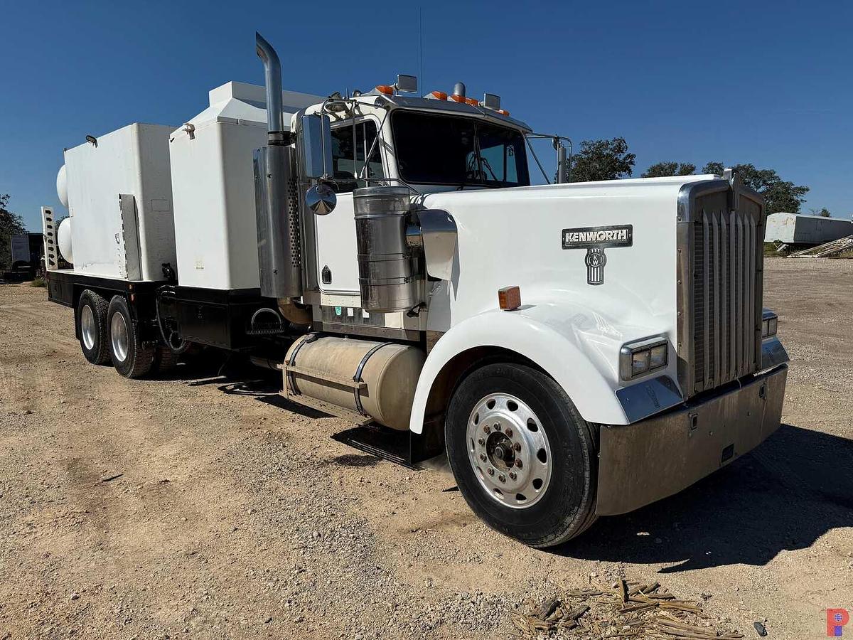 Used 1996 KENWORTH W900 T/A HOT OIL TRUCK