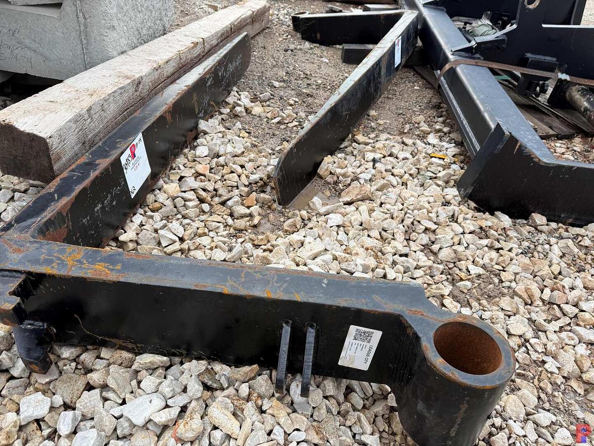 Used UNUSED SET OF 72”L X 3-1/2” PIN HD FORKS