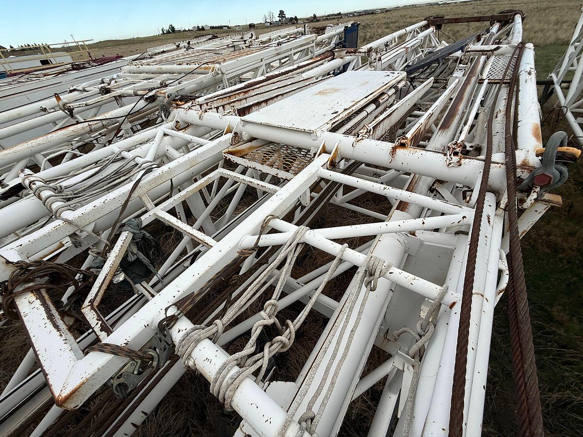 Used NOV FRANKS 96’ X 215,000 LBS DERRICK