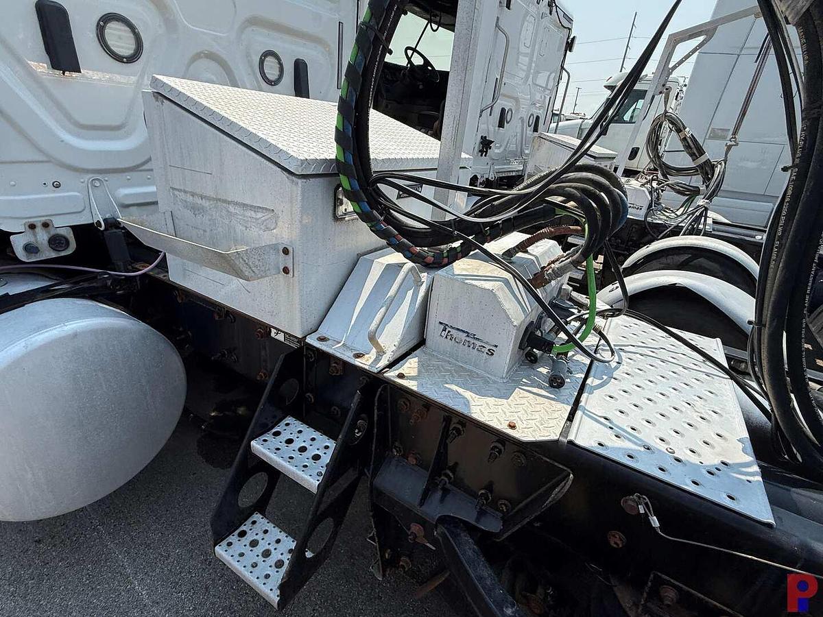 Used 2018 FREIGHTLINER CASCADIA TRI AXLE TRUCK TRACTOR