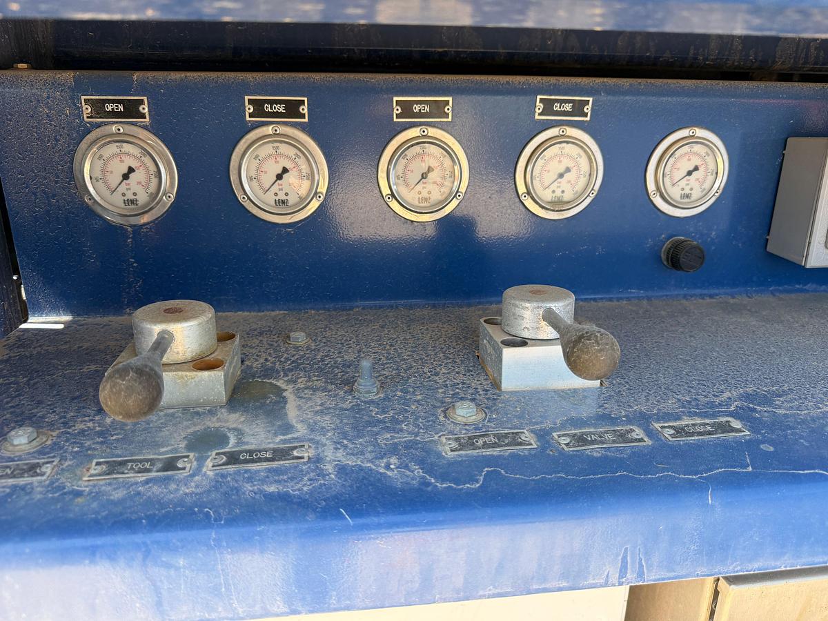 Used SELF CONTAINED 20K WP GREASE INJECTION UNIT COMBO P/B 8.4-KW ISUZU DIESEL GENERATOR